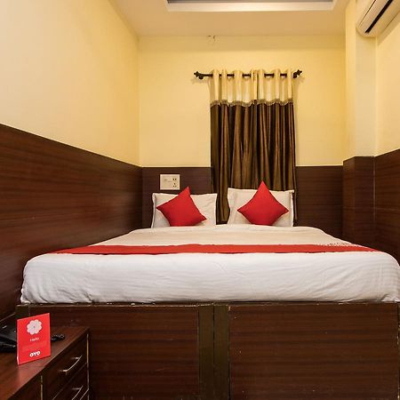 Oyo 11945 Hotel Glory Palace Индор Екстериор снимка