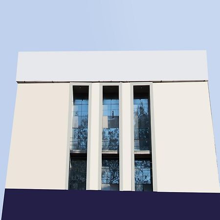 Oyo 11945 Hotel Glory Palace Индор Екстериор снимка