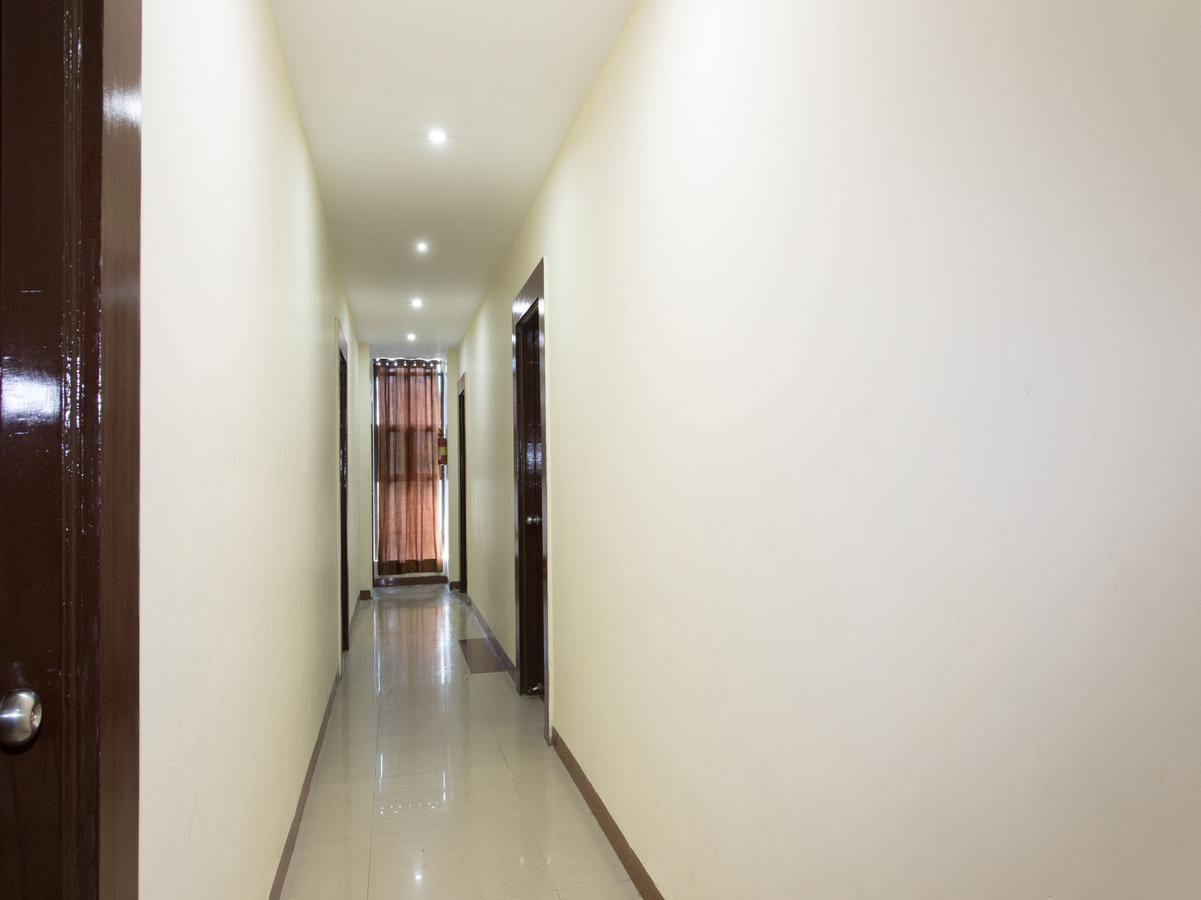 Oyo 11945 Hotel Glory Palace Индор Екстериор снимка