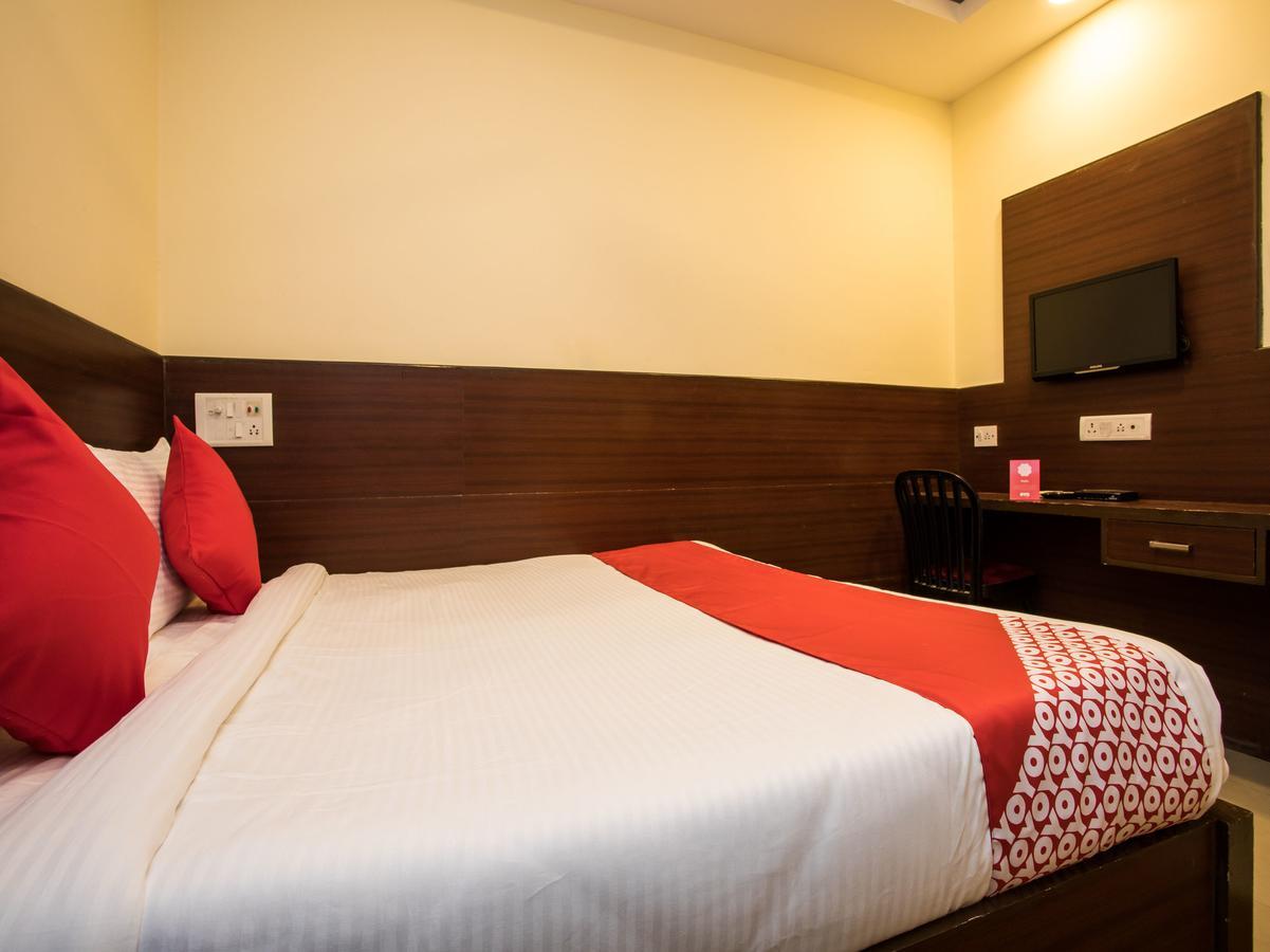Oyo 11945 Hotel Glory Palace Индор Екстериор снимка