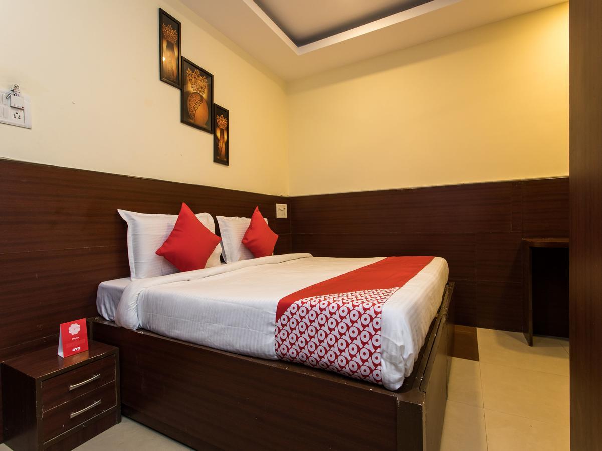 Oyo 11945 Hotel Glory Palace Индор Екстериор снимка