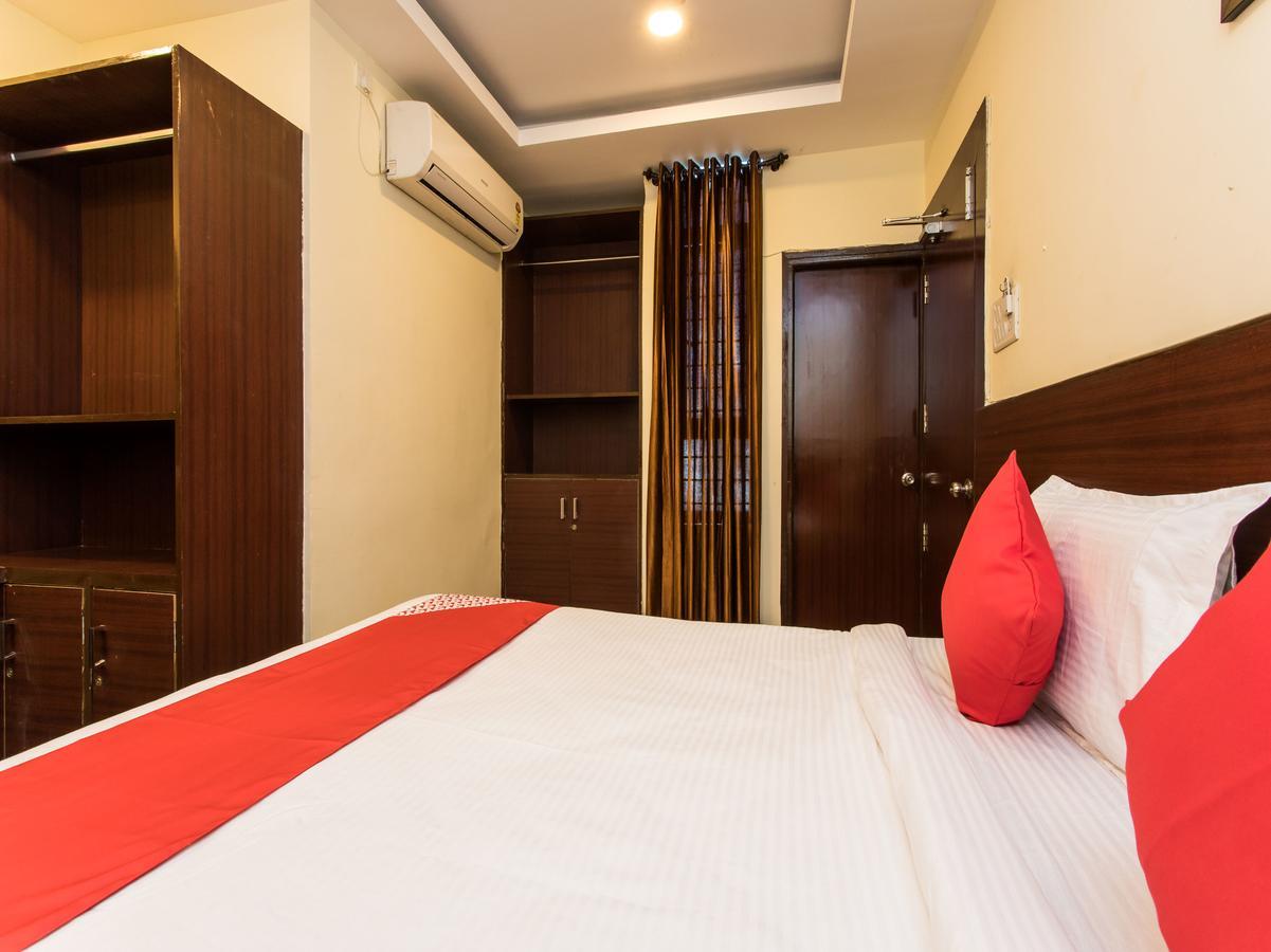 Oyo 11945 Hotel Glory Palace Индор Екстериор снимка